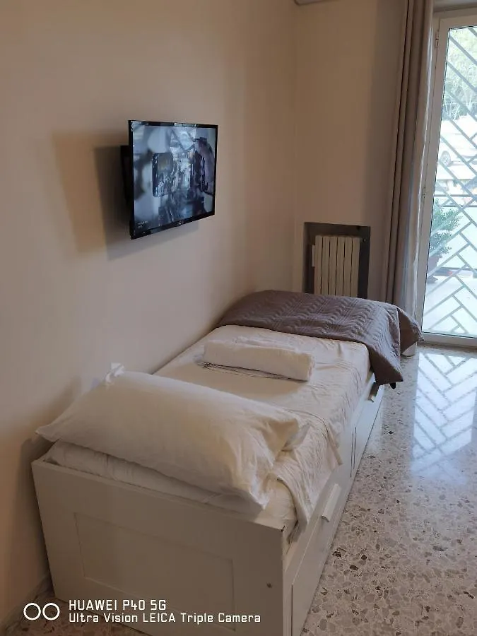 ベッド・アンド・ブレックファスト B&B Parco 2 Giugno バーリ